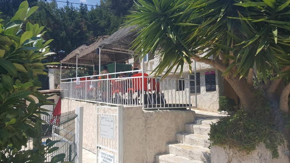 Auberge Villa Montaleigne Saint-Laurent-du-Var Exterior photo